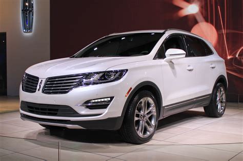 2015 Lincoln MKC Compact Crossover Pioneers New EcoBoost Engine: Live ...