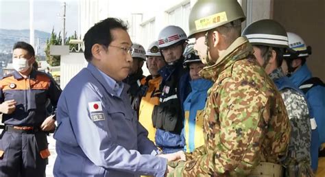 【速報】岸田首相が能登半島地震の被災地入り 自衛隊員らを激励 避難所を視察へ News Everyday