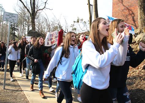 Photos Hundreds Of Ghs Students Take Part In Walk Out To Protest Gun