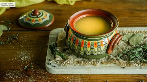 Caldo de pollo ligero y sin grasa vídeo receta de cocina fácil