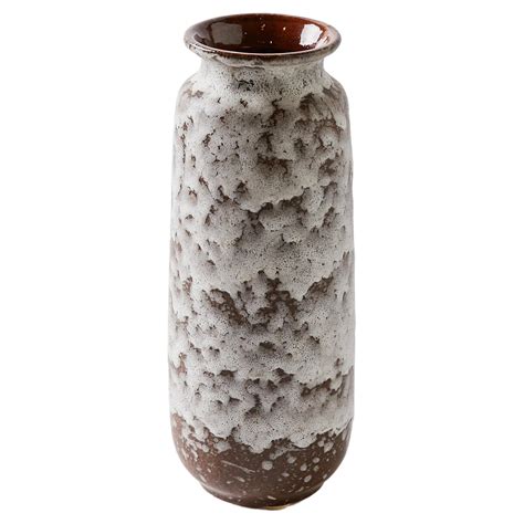 Fat Lava Short Vase In Smooth Klein Blue And White Texture Glaze