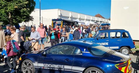 Haute Savoie Annecy Carton Plein Aux Portes Ouvertes De La