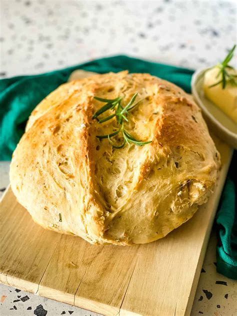 Rosemary Garlic No Knead Bread The Two Hour Method Veggie Fun Kitchen