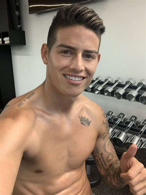 James Rodriguez Sin Camisa