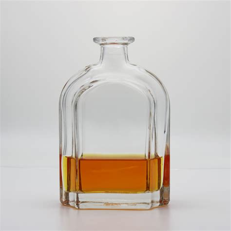 China Factory Wholesale Vodka Glass Bottles For Liquor Whsiky Luxurious