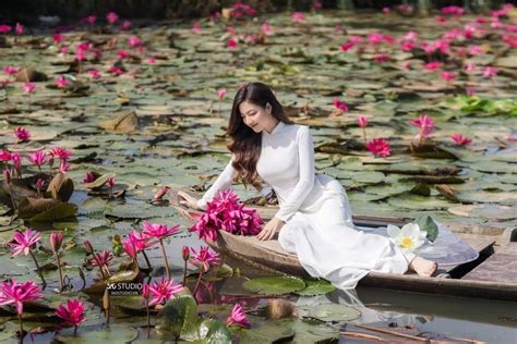 ĐÔNG ĐẢO TRAVEL ao dai va hoa sen viet nam 13