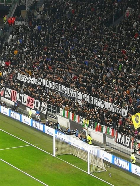 Juve Valencia Striscione Per Vialli Allo Stadium Foto Sportmediaset