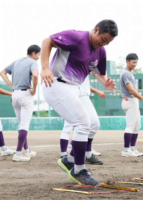 夏の高校野球 準々決勝を前に休養日 仙台育英、慶応、花巻東 写真特集3947 毎日新聞