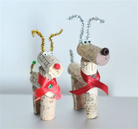 Instructions To Make A Very Easy Christmas Wine Cork Reindeer