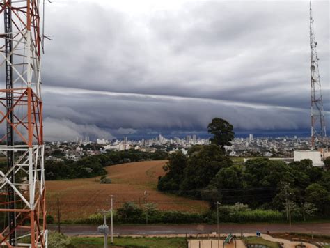 Frente fria traz temporais e possível queda de granizo para SC nesta