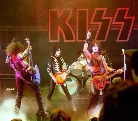 Pin De Chris En Kiss Shoots Appearances W Ace Banda De Rock