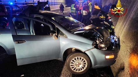 Incidente Misterioso Sull Autostrada A A Chiavari Genova Si