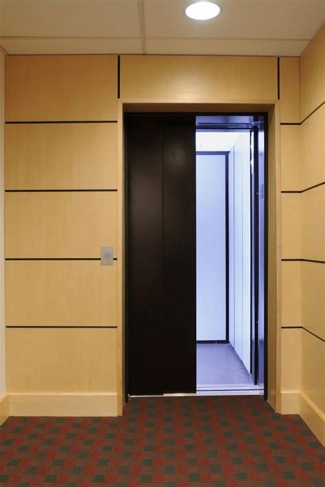 Stainless Steel Mild Steel Side Opening Telescopic Manual Door Elevator