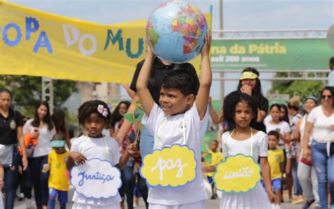 Belford Roxo Encerra Semana Da P Tria Desfile C Vico No Centro