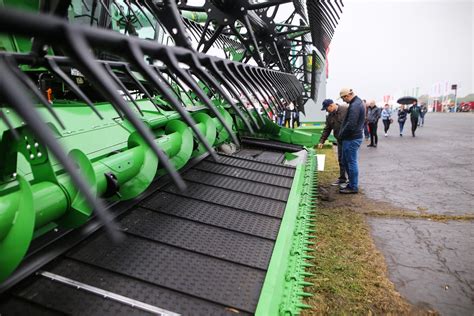 Agro Show 2021 Wielkie maszyny na targach rolniczych w Bednarach koło