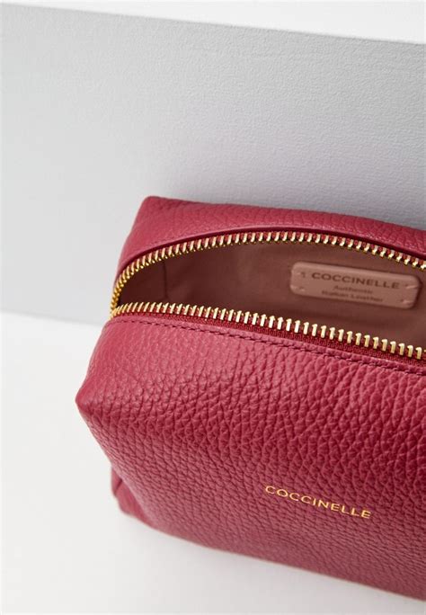 Косметичка Coccinelle TROUSSE, цвет: бордовый, RTLACS513201 — купить в ...