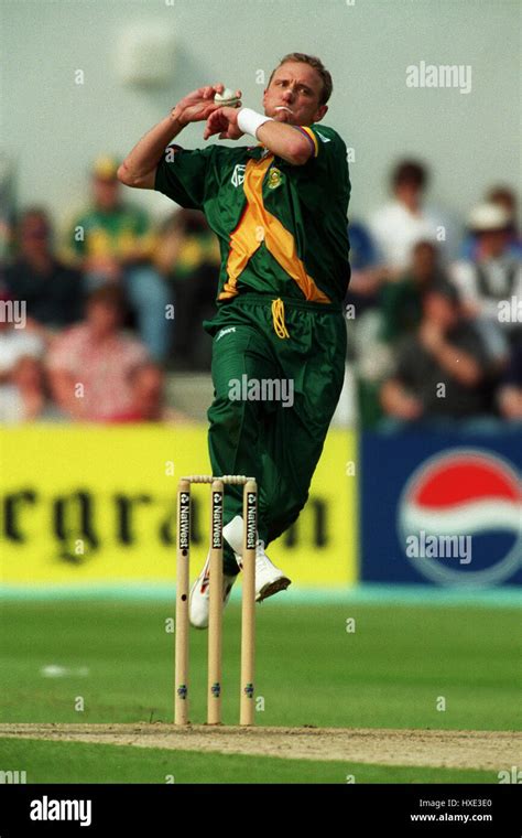 ALLAN DONALD SOUTH AFRICA 19 May 1999 Stock Photo - Alamy