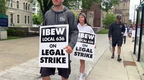 Hydro Ottawa Workers On Strike