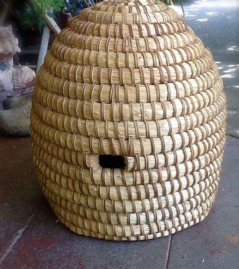 How To Build A Bee Skep Bee Skep Bee Hive Bee Decor