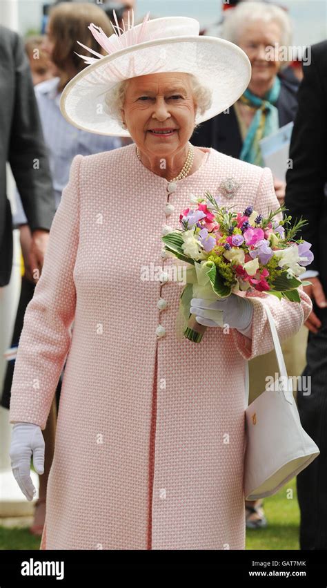 Queen Elizabeth Ii Opens Royal Artillery Barracks Hi Res Stock