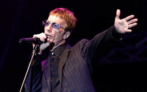 Robin Gibb Bee Gees Star And Co Founder Dies At 62 After Long Battle With Cancer New York