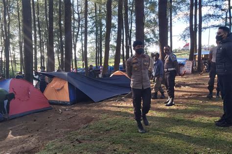 Warga Yang Camping Di Hutan Pinus Lembanna Dibubarkan