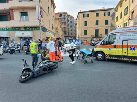 Scontro Auto Scooter Sull Aurelia Ad Albissola Una Ragazza Portata In