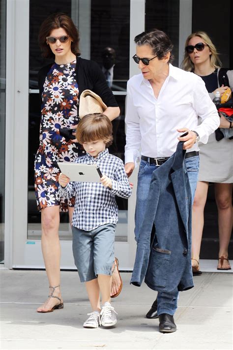 Photo Peter Morton En Compagnie De Linda Evangelista Et Son Fils