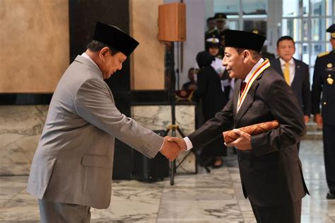 Prabowo Beri Penghargaan Dharma Pertahanan Untuk Habib Luthfi Jawa Pos