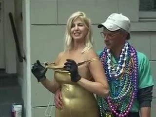 Hei E Milf In Latex Verf Hrt Xhamster