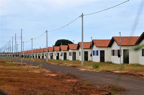 Dívida de mutuários daria para construir 977 casas populares Correio