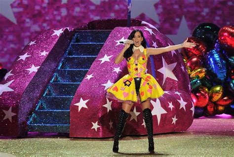 Katy Perry Al Victoria S Secret Show