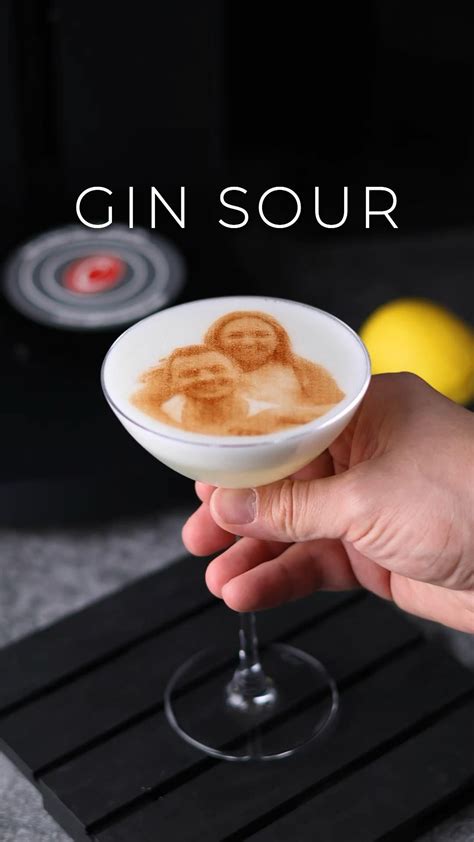 An easy gin cocktail recipe with a special garnish gin sour – Artofit