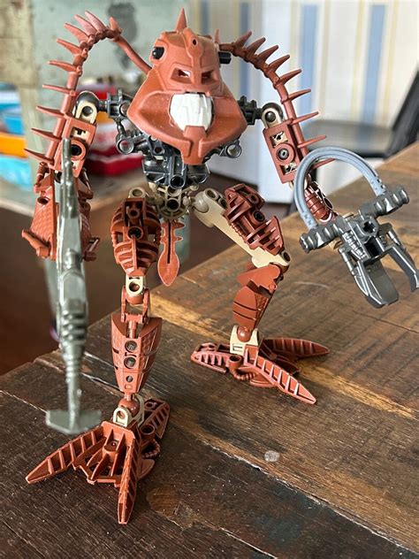 Lego Bionicle Piraka Avak Complete Brown The