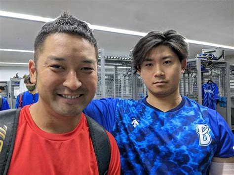 ノーヒットノーランバッテリーのdena・今永＆嶺井が記念撮影（球団提供） ― スポニチ Sponichi Annex 野球