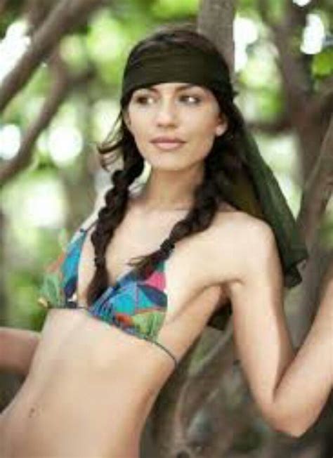 9 Hot Sexy Juliana Harkavy Bikini Pics