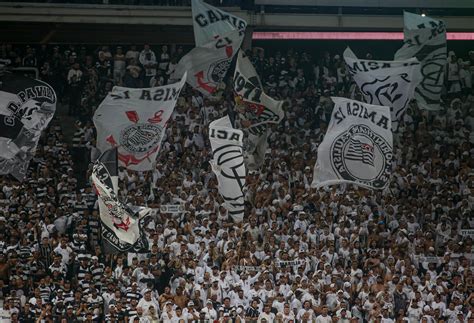 Corinthians oficializa treino aberto antes de decisão contra Flamengo