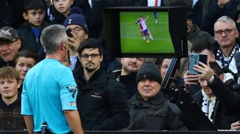 Carabao Cup Referees To Announce Var Decisions To Crowd In Arsenal