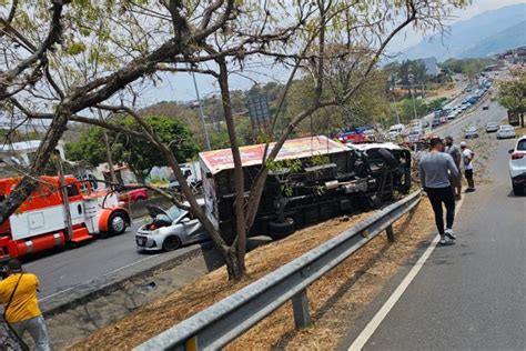 Video Así Fue Como Camión Provocó Accidente Múltiple En Circunvalación