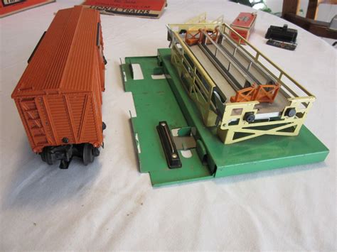 Postwar Lionel Working Armour Operating Cattle Car Corral Set