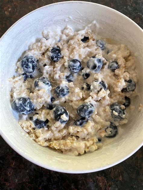 Greek Yogurt Oatmeal – Melanie Cooks