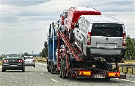 Wr Ci Y Wy Cigi Lawet Polacy Rzucili Si Po U Ywane Auta Motoryzacja