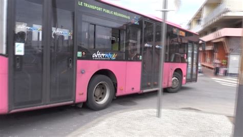 Agression Dun Conducteur De Bus Du R Seau Altern O La Petite Ile