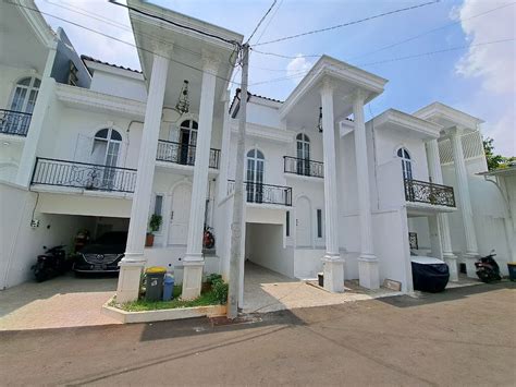 Rumah Dijual Model American Classic Siap Huni Dekat Area Condet