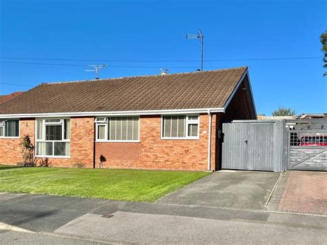 2 Bed Semi Detached Bungalow For Sale In Bodiam Avenue Tuffley