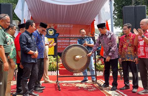 Bawaslu Padang Gelar Deklarasi Damai Dan Resmikan Kampung Pengawasan