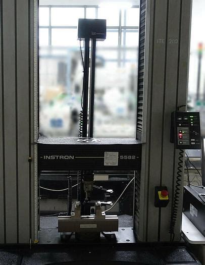 Used Instron 5582 100kn Universal Tensile Electromechanical Tester