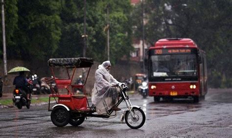 Delhi Rains Heavy Downpour In Parts Of National Capital Brings Respite