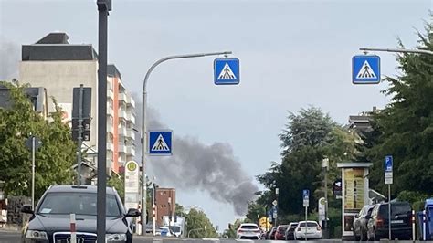 Riesige Rauchwolke Zwischen Bad Nauheim Und Friedberg Feuerwehr Im