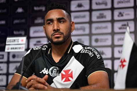 Meio campista do Flamengo tira o chapéu para Dimitri Payet e